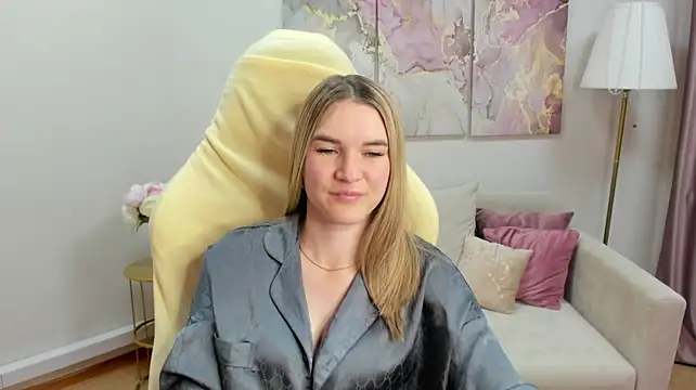 RoxyReignn stripchat live cam model