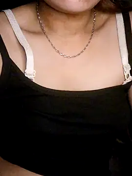 Ttitii99 stripchat live cam model