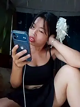 Hikomy- stripchat live cam model