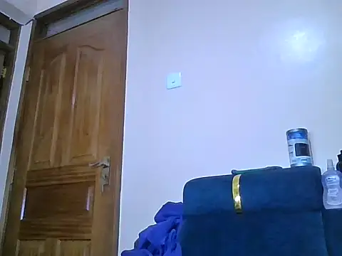 Makiwa20 stripchat live cam model
