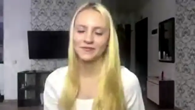 MildredGuckes stripchat live cam model
