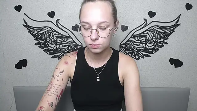 SteshaGlass stripchat live cam model
