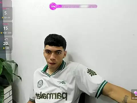 Rayan_rossi stripchat live cam model