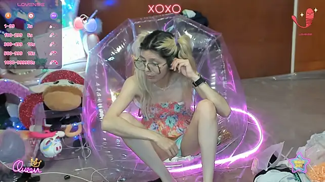 Skinygirl stripchat live cam model