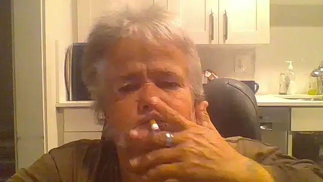 smokinhotshorty stripchat live cam model