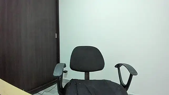 little_wish1 stripchat live cam model