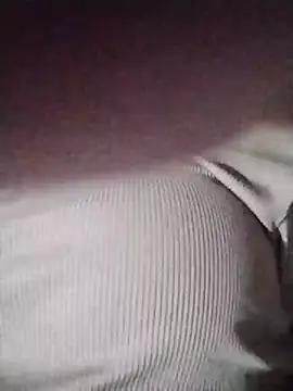 many2003a stripchat live cam model