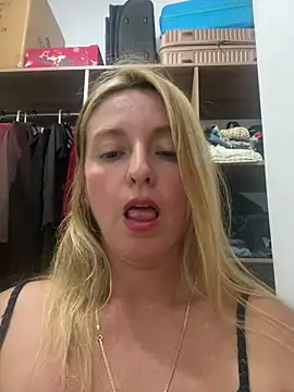 moniquerainx stripchat live cam model