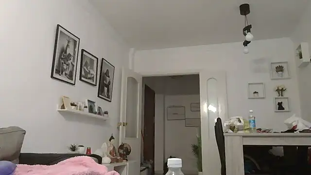 yanick931 stripchat live cam model