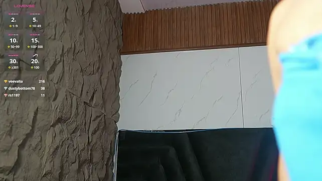 softlatinaa stripchat live cam model
