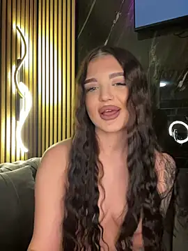 KenzieLou stripchat live cam model