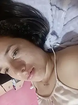 MiaDiamante stripchat live cam model