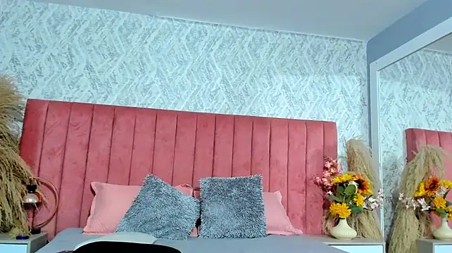 XayraVelvet stripchat live cam model