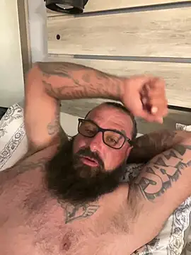 alphareign85 stripchat live cam model