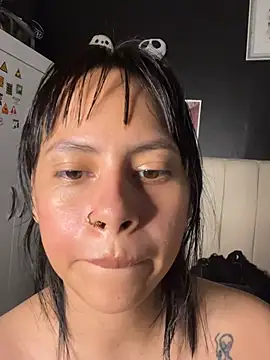 CarolinaRaven stripchat live cam model