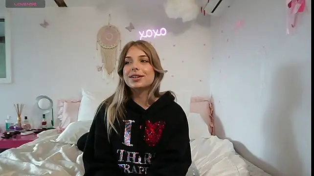 Baby-imi stripchat live cam model