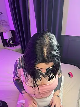 DarcyDarkness stripchat live cam model