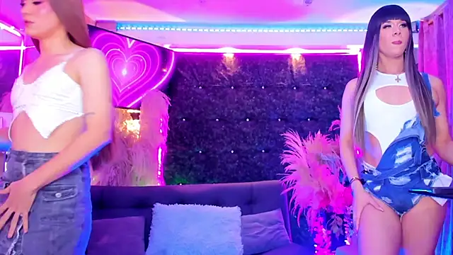 Queens_Wonders_Blonders stripchat live cam model