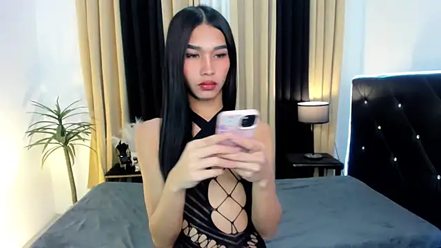 Sambrooklyn777 stripchat live cam model