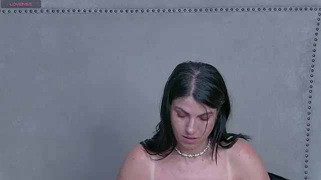 Sonya_Aysa stripchat live cam model