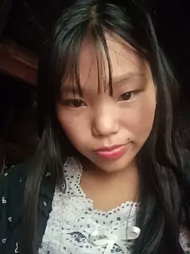Nhinhi_su stripchat live cam model