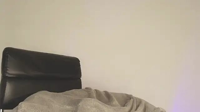 sarah_pierce stripchat live cam model