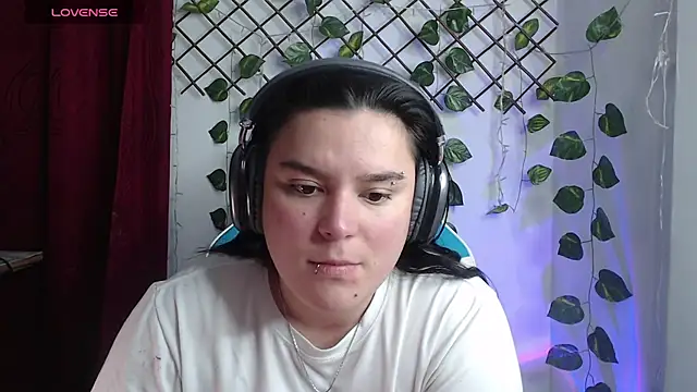 Nika_1_ stripchat live cam model