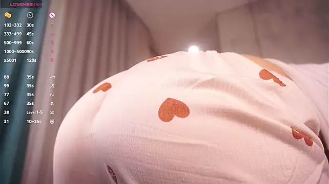 QueenieGitt stripchat live cam model
