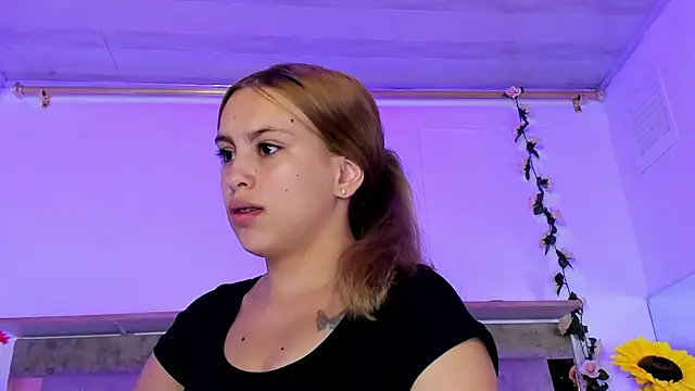 Natasha-Adams stripchat live cam model