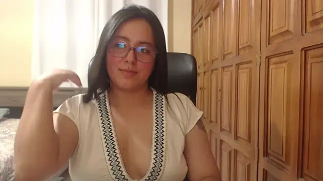 Venus_cat_ stripchat live cam model