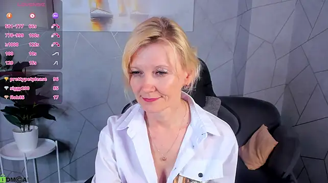 Julie_Lucas stripchat live cam model