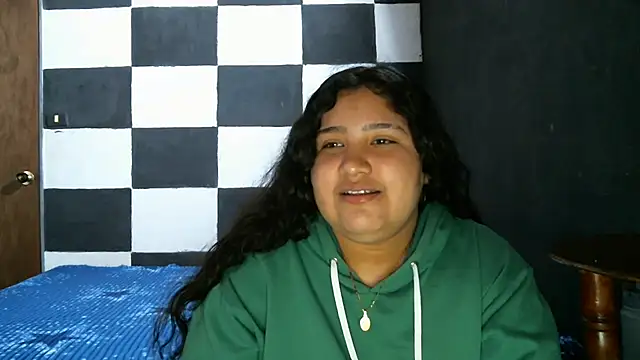 Valery-Khloe stripchat live cam model