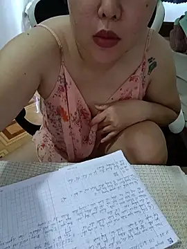 Mon_xinh stripchat live cam model