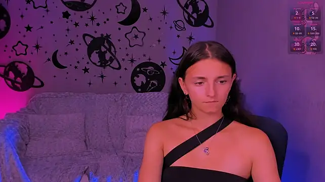 caroline_honeyy stripchat live cam model