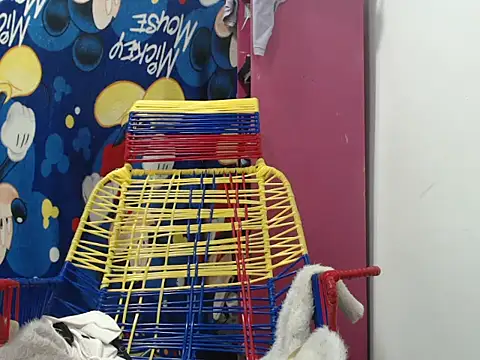 Niyen09 stripchat live cam model