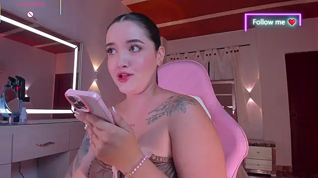 MiaLatina_ stripchat live cam model