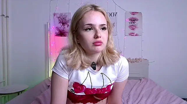 MochiPurr stripchat live cam model