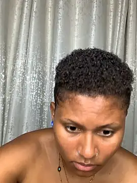 madelltheebony stripchat live cam model