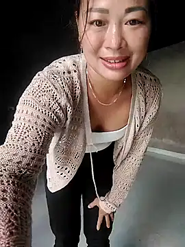 Coke2002 stripchat live cam model