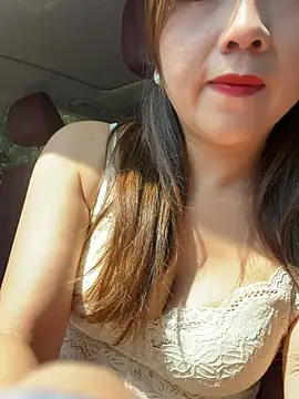 Xiaoxiao-y stripchat live cam model