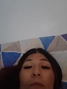 LatinaCalienteMilf stripchat live cam model