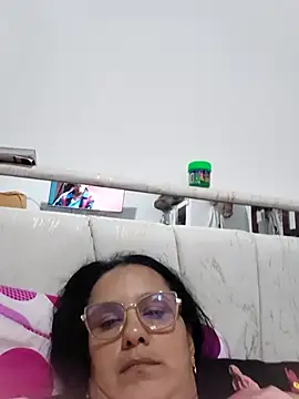 Samm50 stripchat live cam model