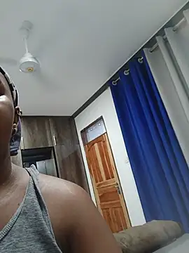 queennapal stripchat live cam model