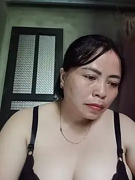 Lee_bee1 stripchat live cam model