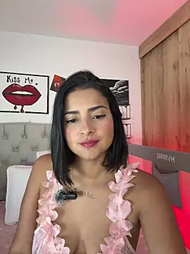 Yues050600 stripchat live cam model