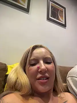 Juuhschmitt stripchat live cam model