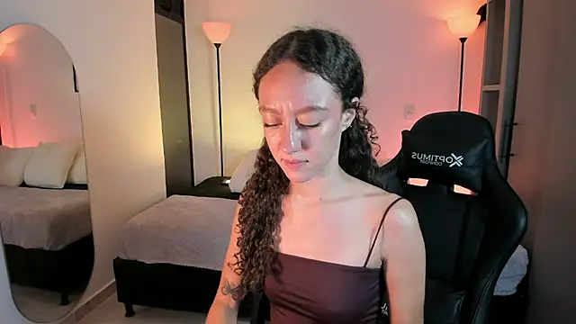 ChloeMoreti stripchat live cam model