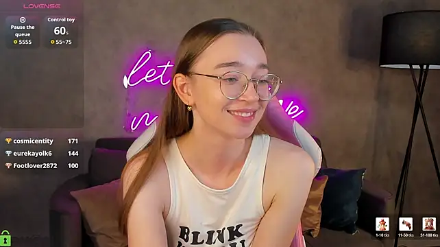 Lucy_Green stripchat live cam model