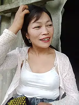 Buong-binh stripchat live cam model