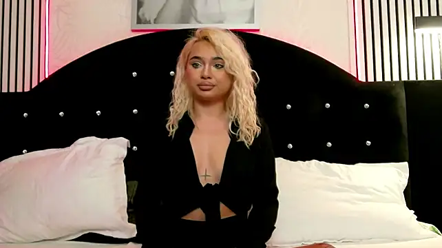 TaniaBliss stripchat live cam model
